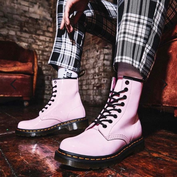 New Dr Martens Pink Patent Leather Lace Up Boots Size 10 - Picture 1 of 17